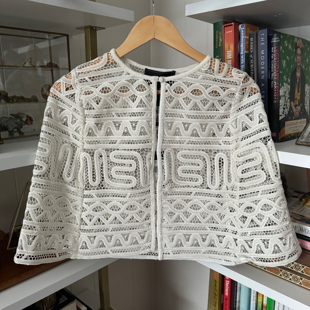NWT BGBC White Lace Capelet - Size XS/S